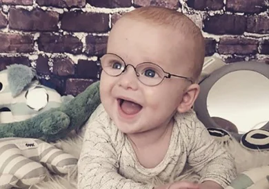 مشاكل الرؤية عند الرضع
علامات العمى عند الرضع
كيف اختبر نظر المولود
متى يبدأ الطفل بالرؤية بعد الولادة