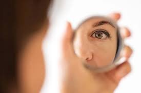 كيف تؤثر أمراض الكلى على صحة العين والرؤية؟