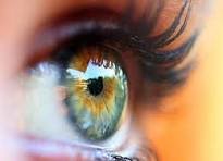 العلاقة بين العين والحالة النفسية والعاطفية